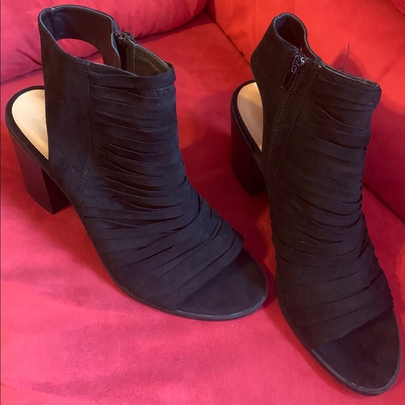 New Directions Dress Sandals 3.5" Heel Like New - Picture 2 of 4